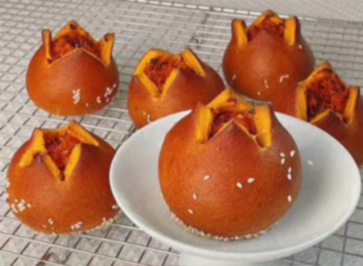 Tomato-Pork-Floss-Pretzel